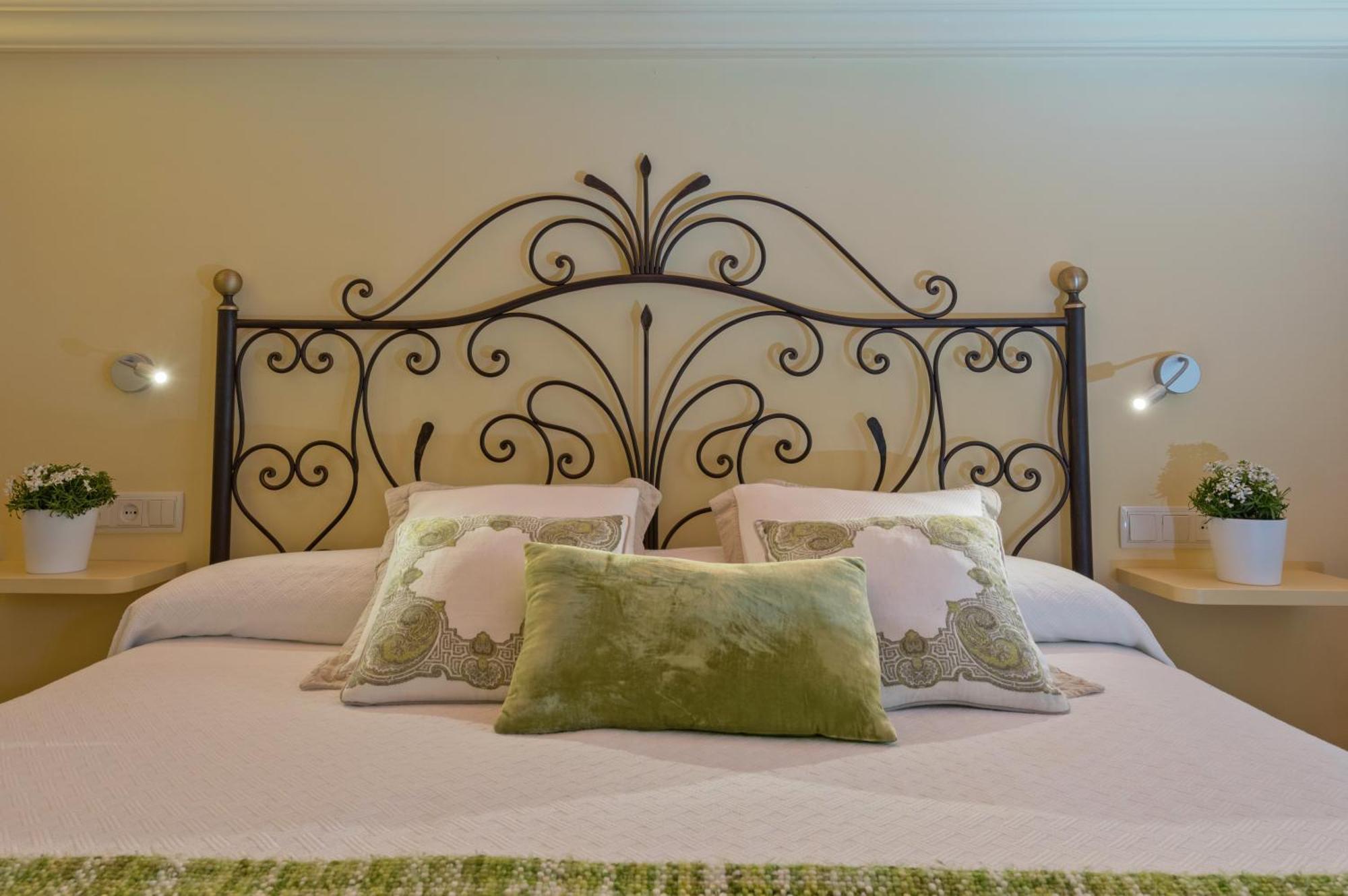 Hotel Cal Sastre Santa Pau Δωμάτιο φωτογραφία