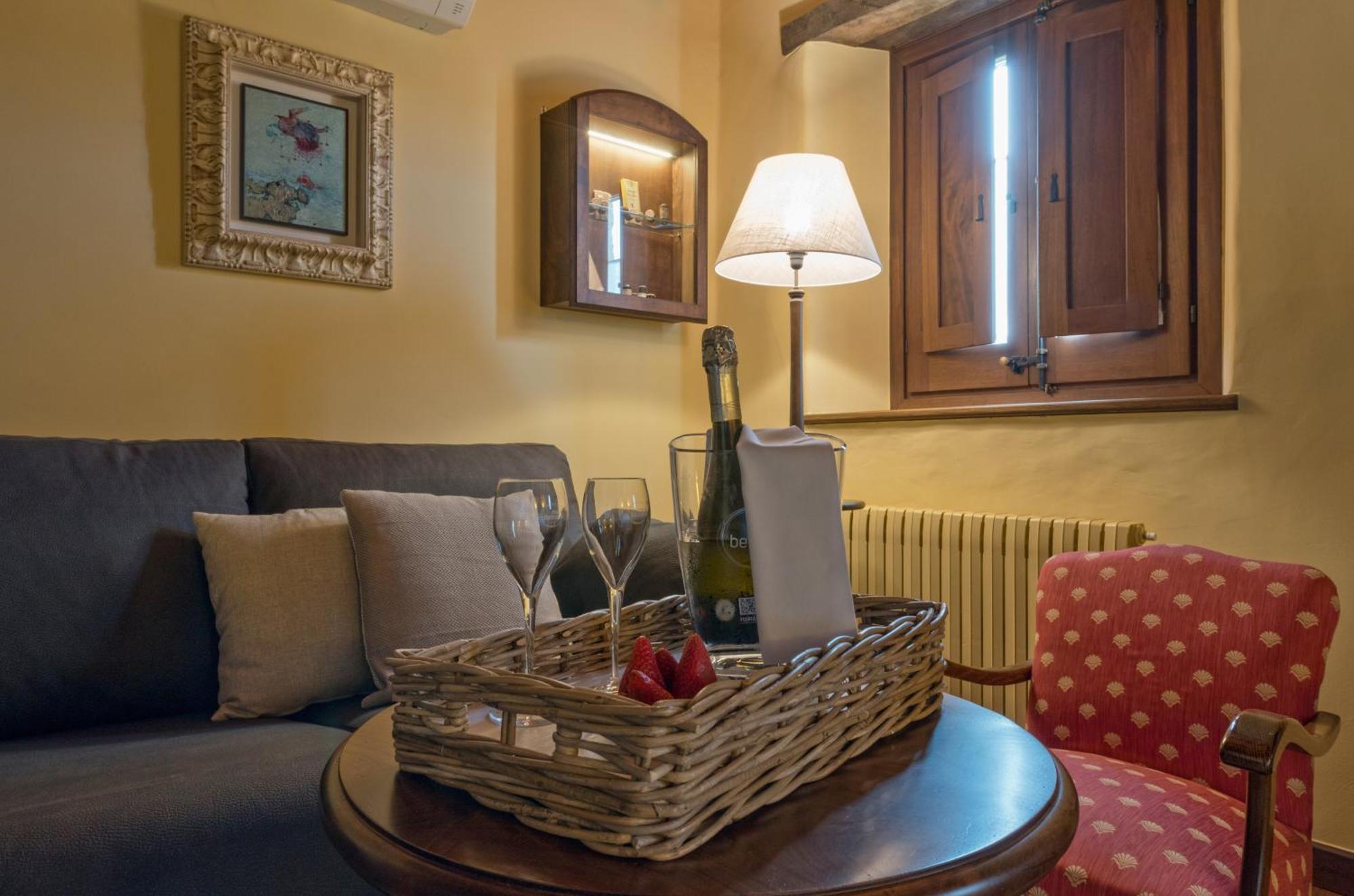 Hotel Cal Sastre Santa Pau Δωμάτιο φωτογραφία