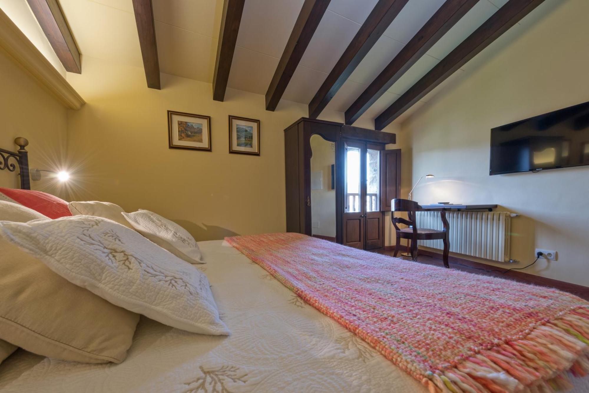 Hotel Cal Sastre Santa Pau Δωμάτιο φωτογραφία