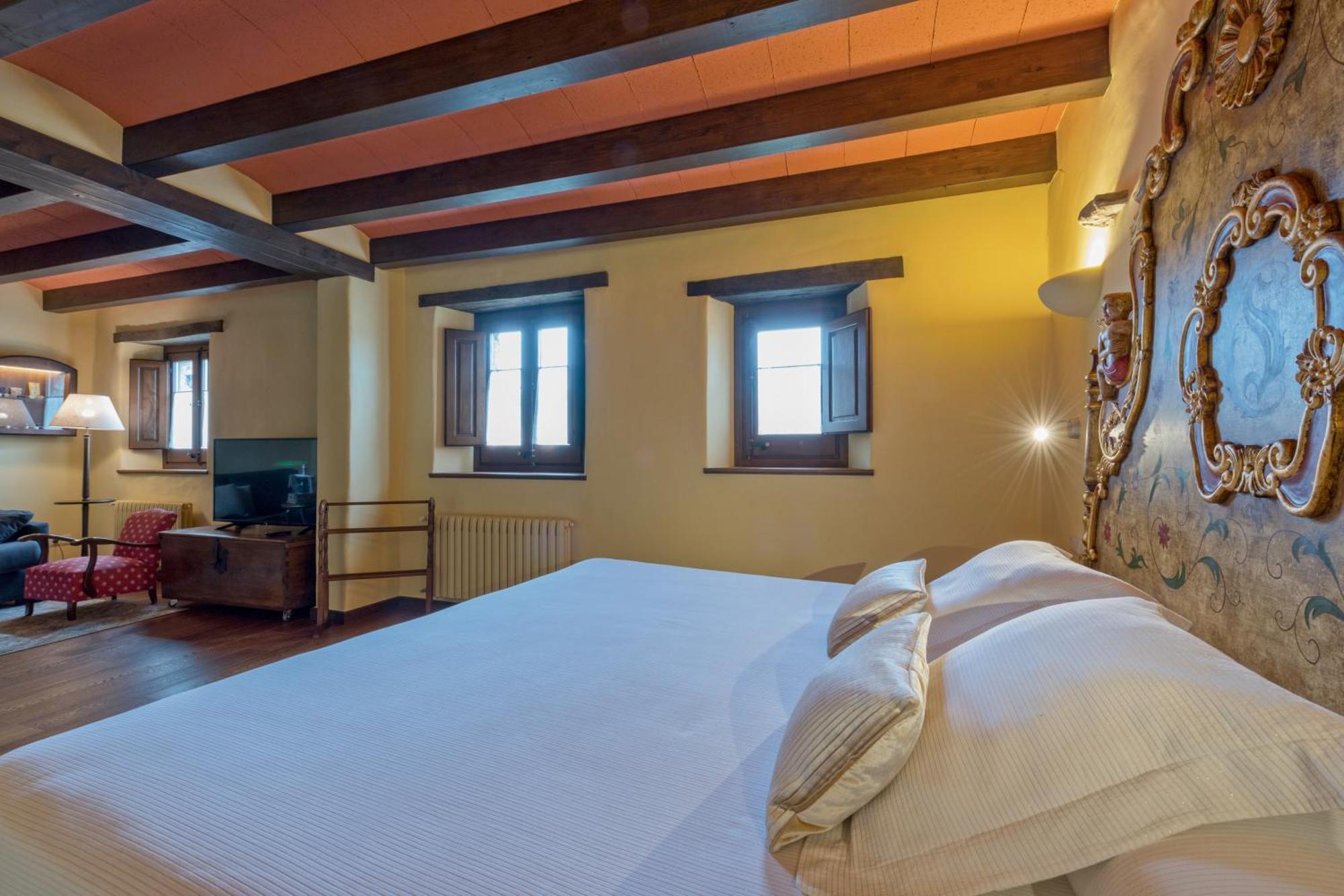 Hotel Cal Sastre Santa Pau Δωμάτιο φωτογραφία