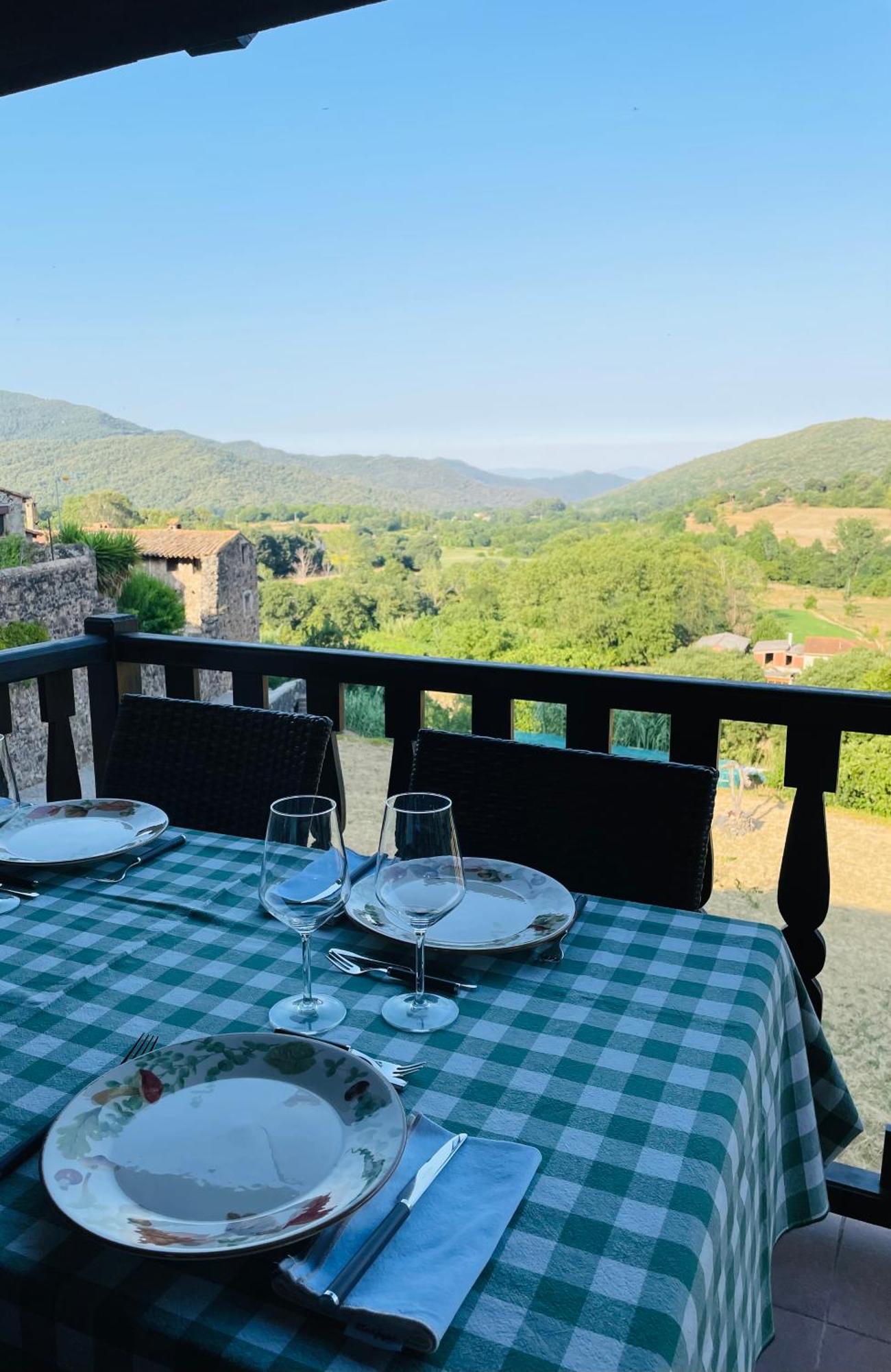 Hotel Cal Sastre Santa Pau Εξωτερικό φωτογραφία