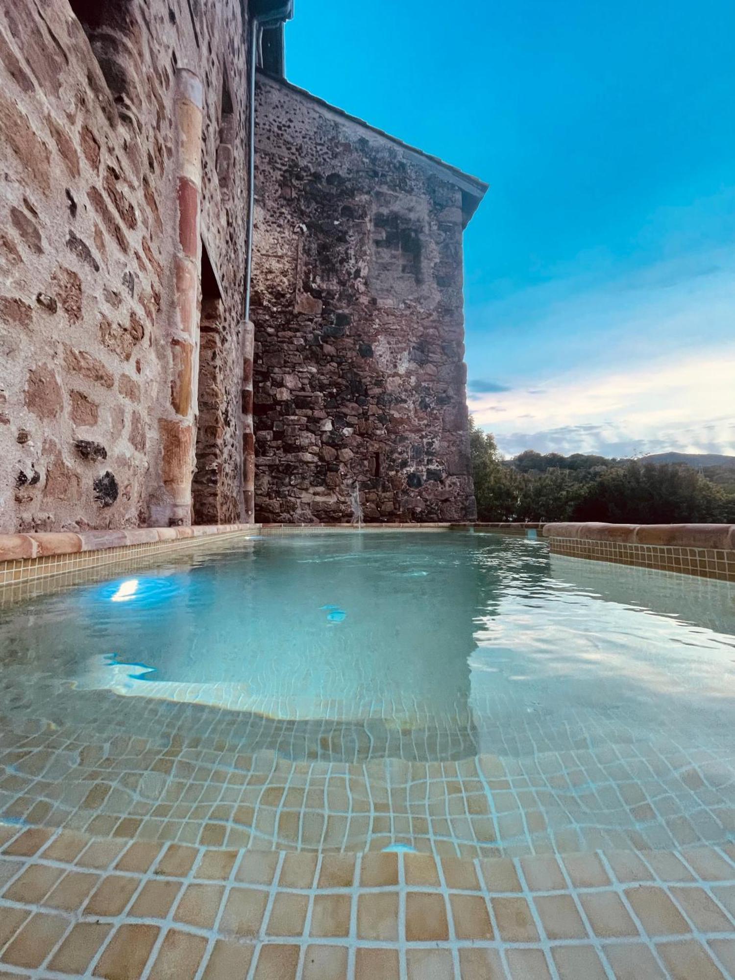 Hotel Cal Sastre Santa Pau Εξωτερικό φωτογραφία
