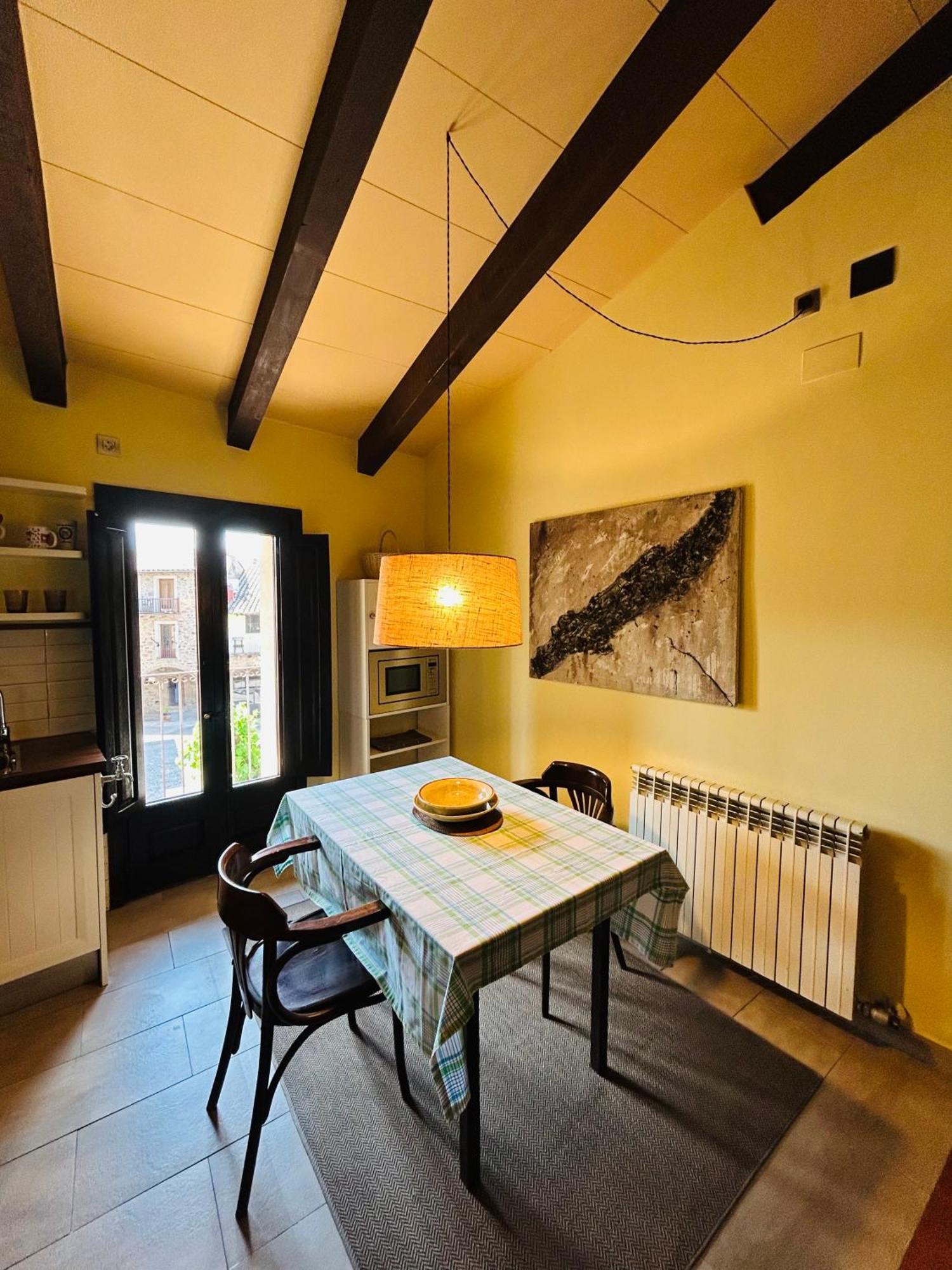Hotel Cal Sastre Santa Pau Εξωτερικό φωτογραφία