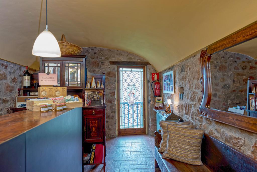 Hotel Cal Sastre Santa Pau Εξωτερικό φωτογραφία